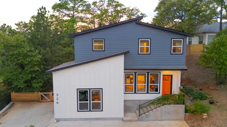 326 Tahitian Dr, Bastrop, TX 78602 - Image #2