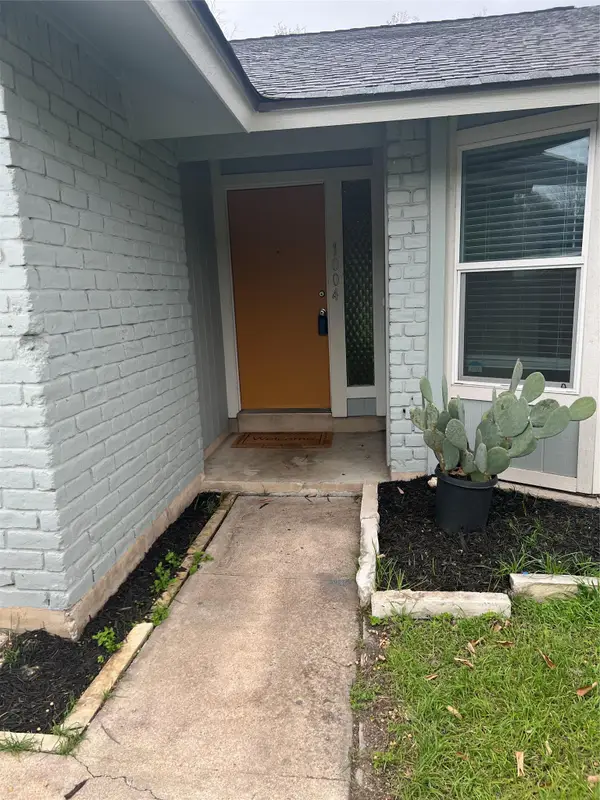 1004 Speer Ln, Austin, TX 78745