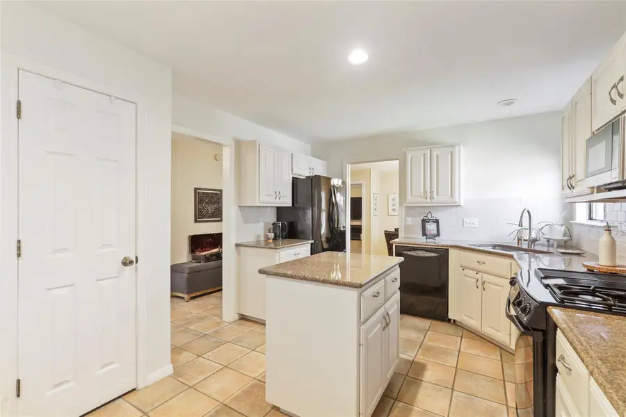 8904 Mount Bartlett Dr, Austin, TX 78759 - #3