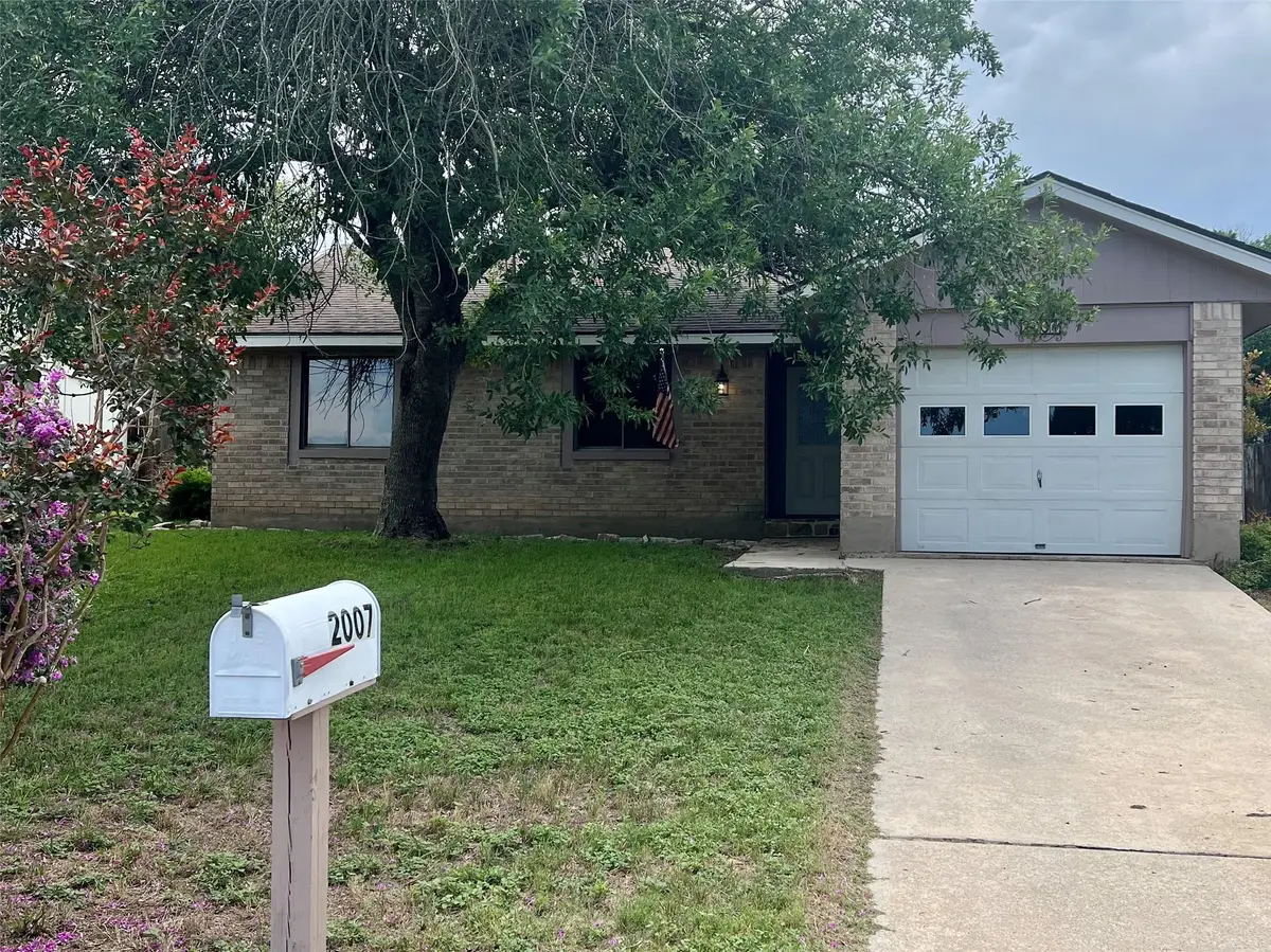 2007 Castle Gate Cir, San Marcos, TX 78666 - #1