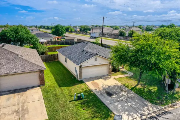 101 Adamae Ln, Hutto, TX 78634