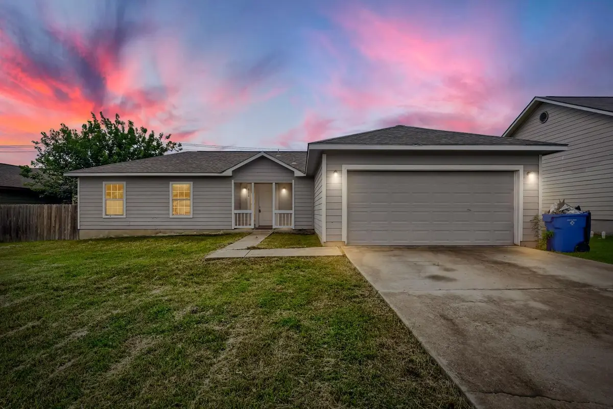 805 Debra Dr, Taylor, TX 76574 - #1
