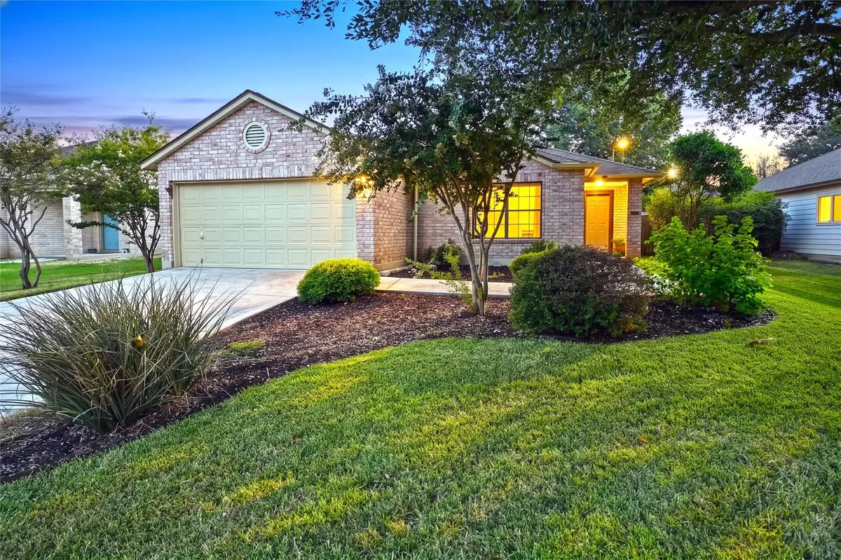 762 Pinehurst Dr Dr, New Braunfels, TX 78130 - #1