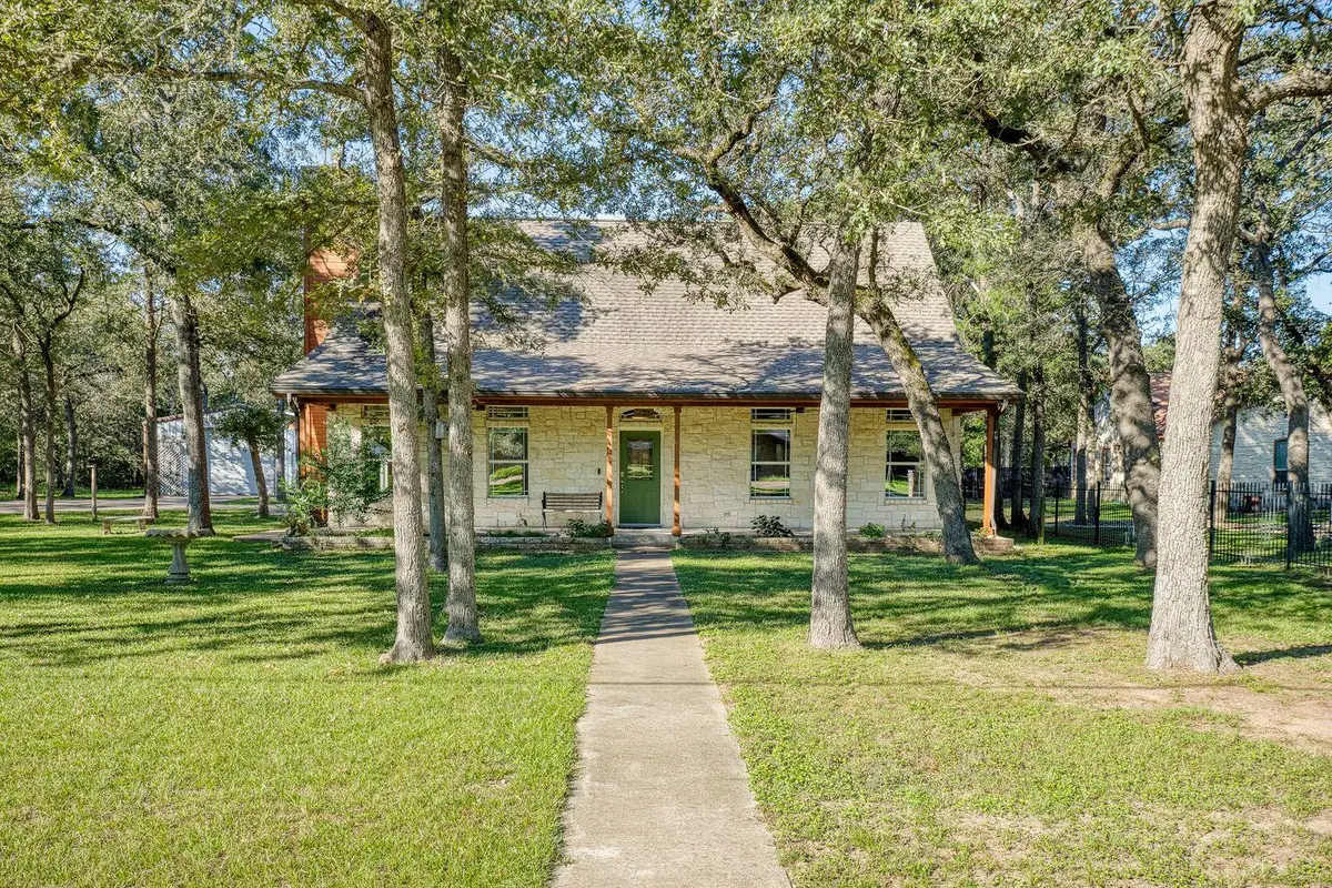 226 Cedar Hills Dr, Elgin, TX 78621 - #1