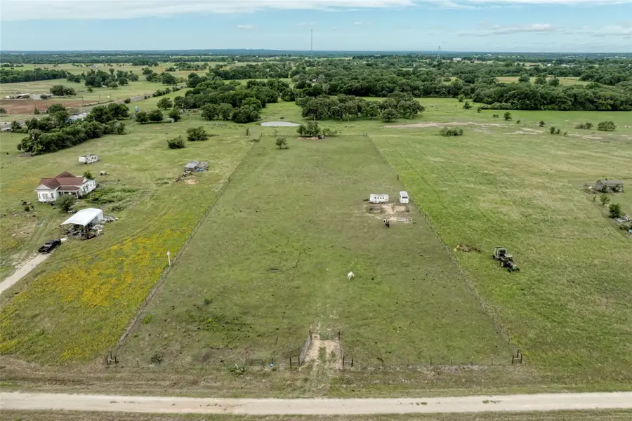 921 9th St, Lexington, TX 78947 - #3