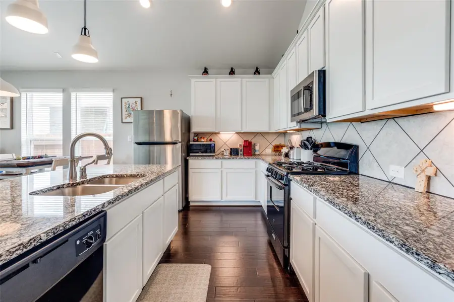 323 Natchez Dr, Buda, TX 78610 - Image #3