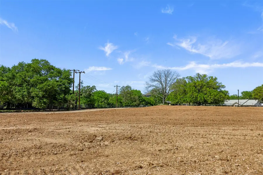 1010 E Industry St, Giddings, TX 78942 - Image #3