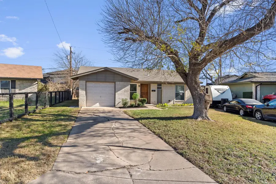 8515 Spearman Dr, Austin, TX 78757 - Image #2