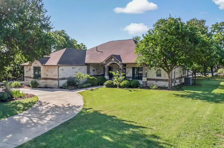 104 Standing Oak Dr, Georgetown, TX 78633 - Image #2