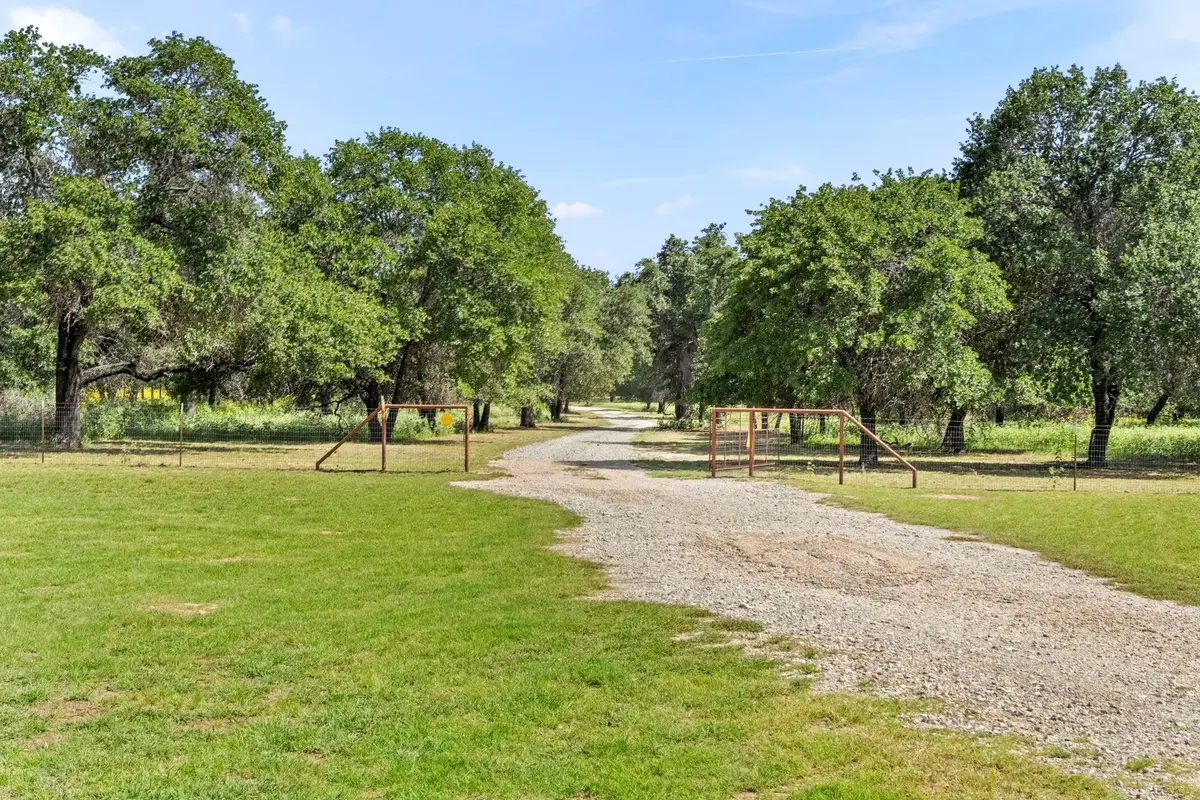 2474 Goehmann Ln, Fredericksburg, TX 78624 - Image #1