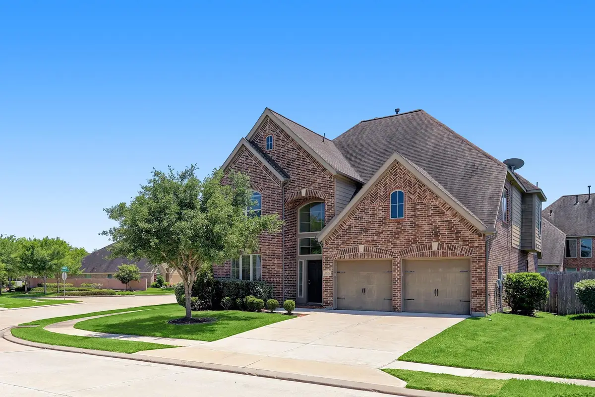 2604 Longlake Dr, Pearland, TX 77584 - #1