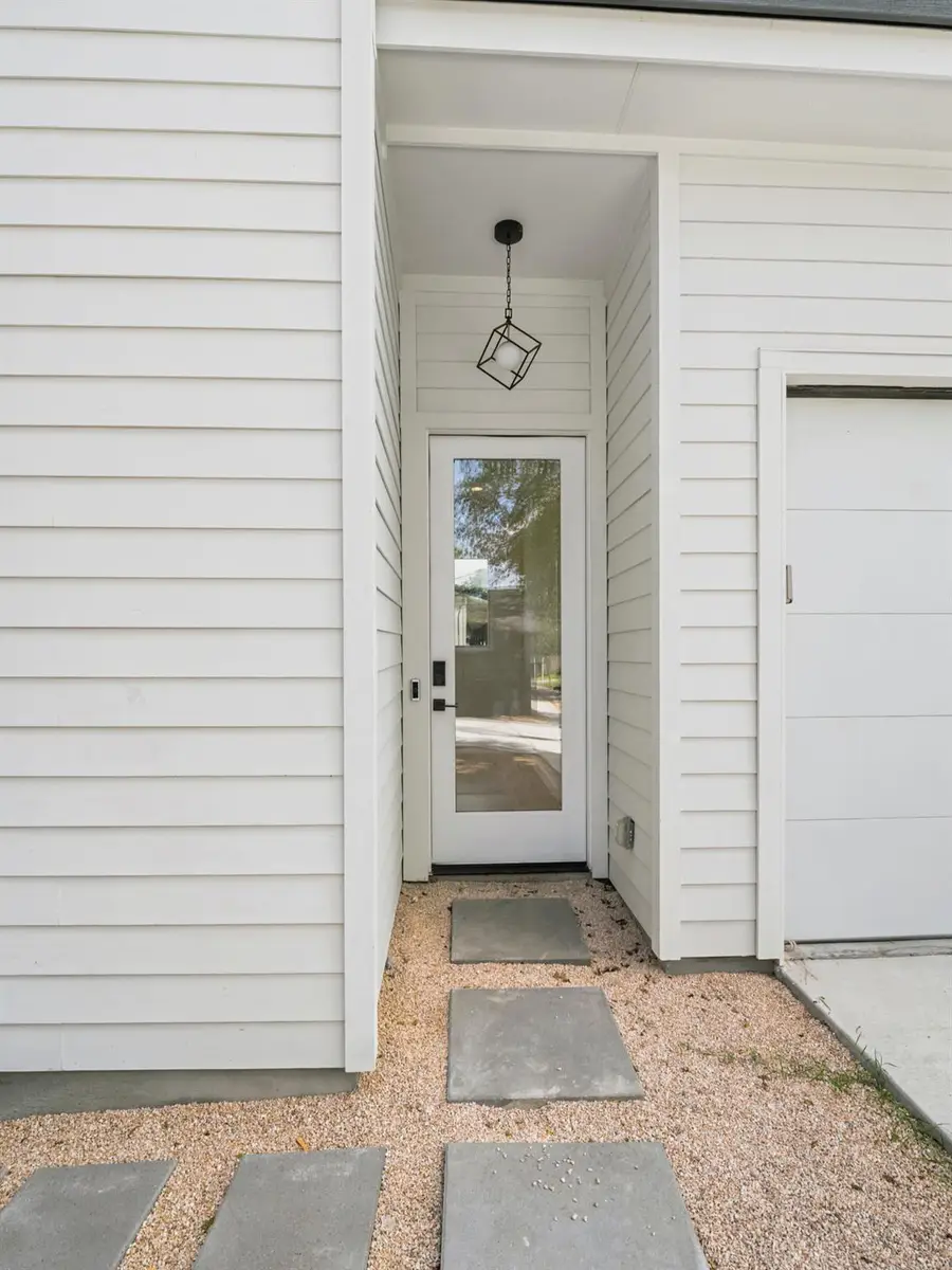 1106 S Meadows Dr Sw #2, Austin, TX 78758 - #2