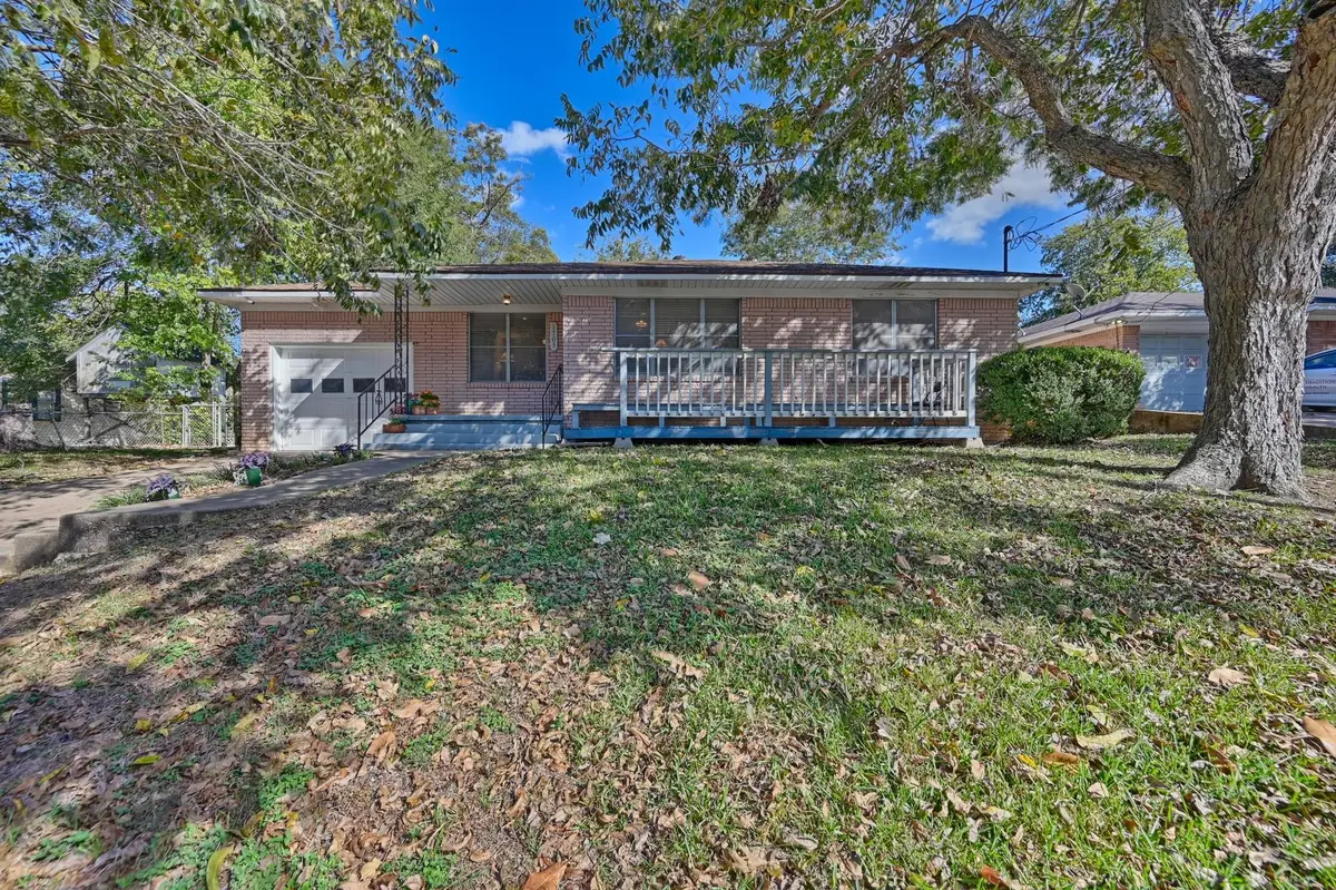 1703 S Day St, Brenham, TX 77833 - Image #1