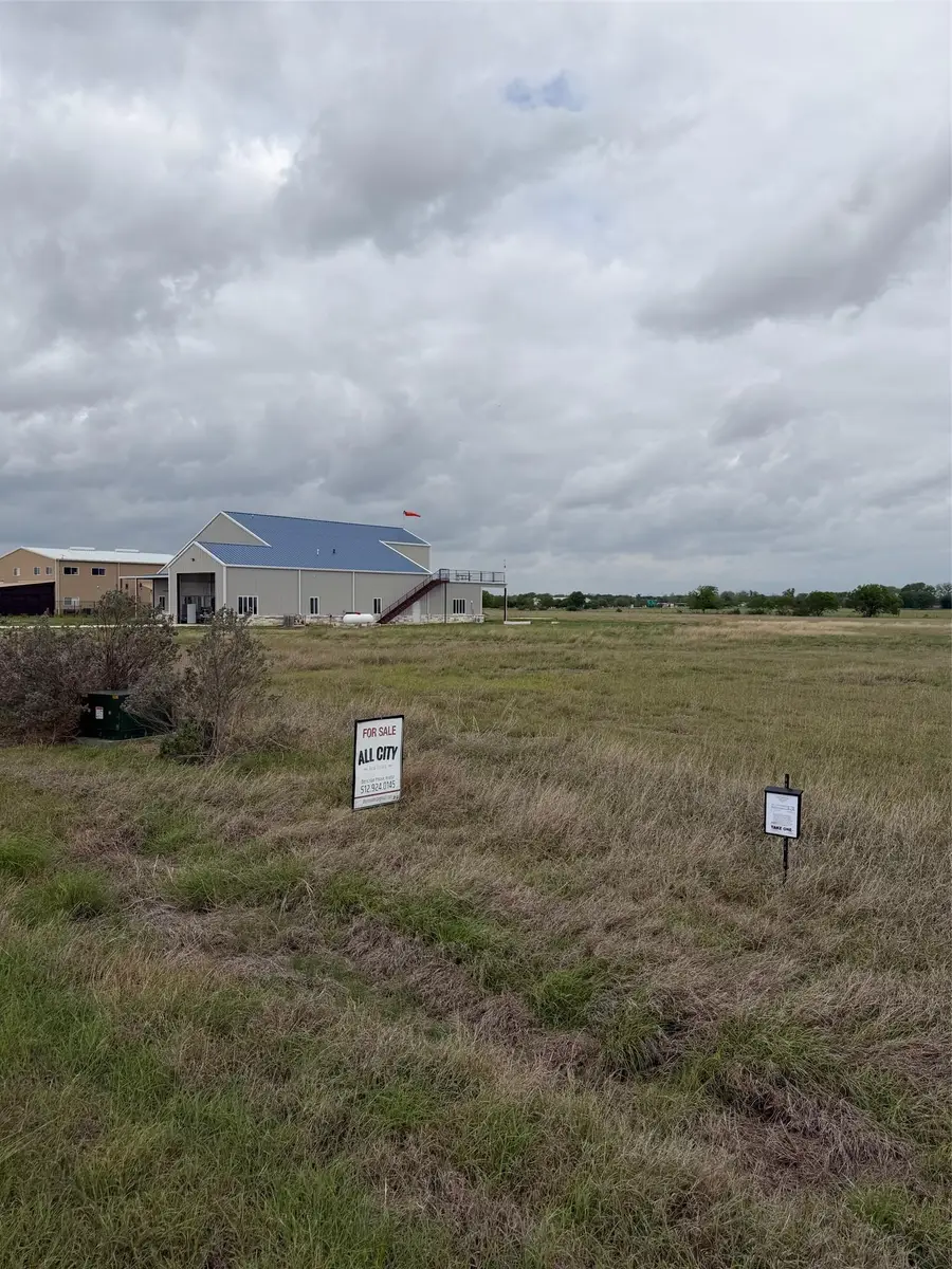 330 Airfield Rd, Fentress, TX 78622 - #2