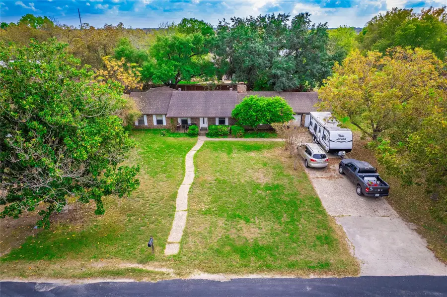 112 Hasler St, Bastrop, TX 78602 - #2