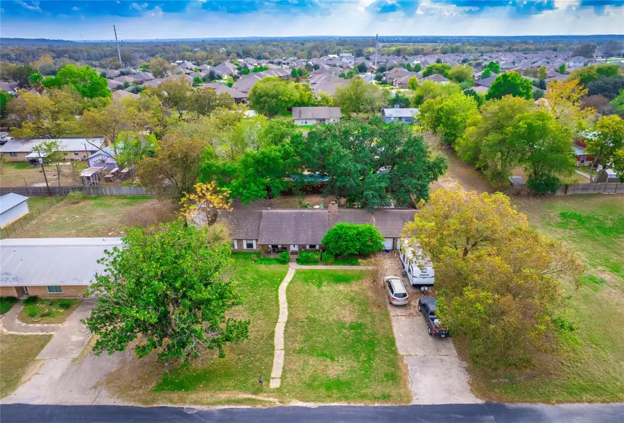 112 Hasler St, Bastrop, TX 78602 - #3