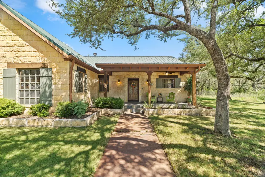 102 Camm Lary Cir, Burnet, TX 78611 - Image #3