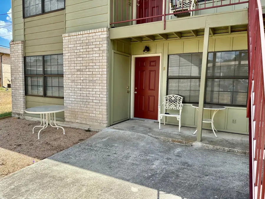 102 Lady Bird Ln, San Marcos, TX 78666 - #3