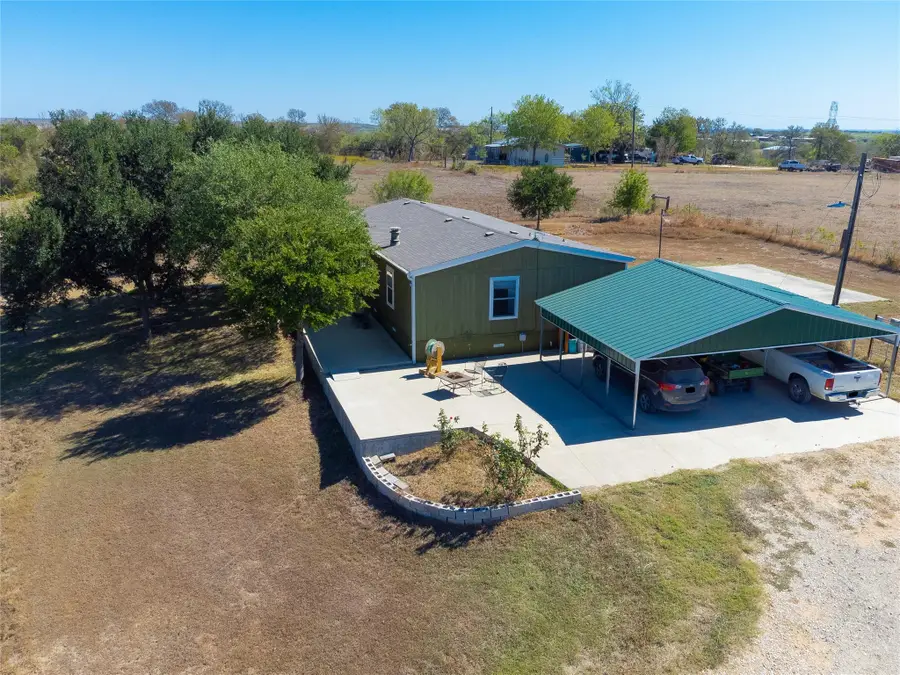 250 Rocky Rd, Lockhart, TX 78644 - Image #2