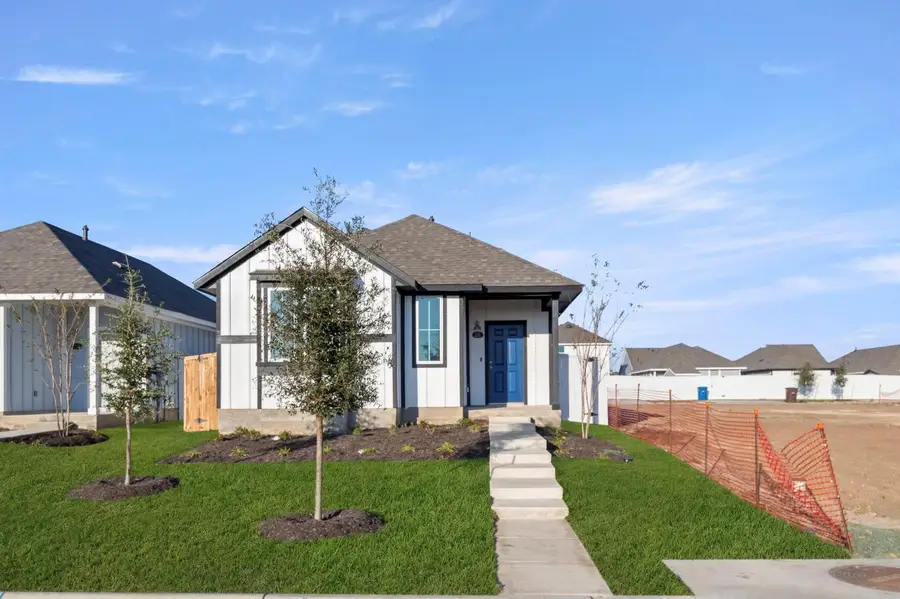 131 Summer Dr, Elgin, TX 78621 - Image #2