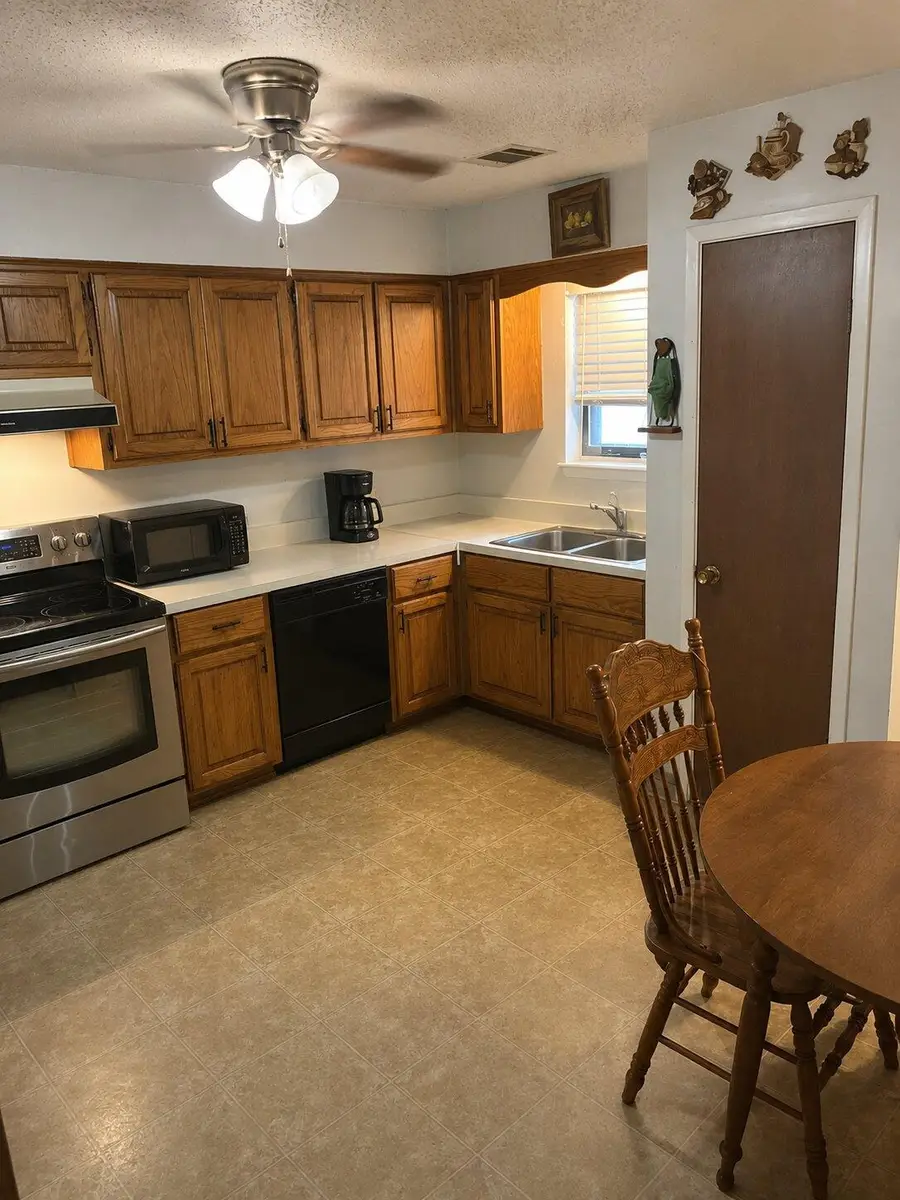 20604 Dawn Dr, Lago Vista, TX 78645 - #2