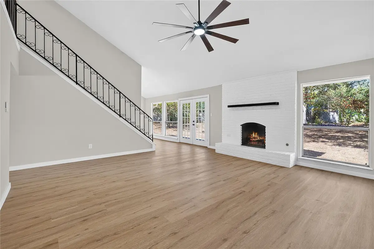11202 Balcones Woods Cv, Austin, TX 78759 - #1