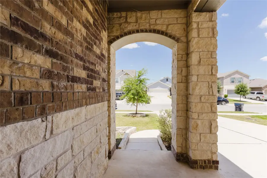 529 Gray Hawk Rdg, Leander, TX 78641 - Image #2