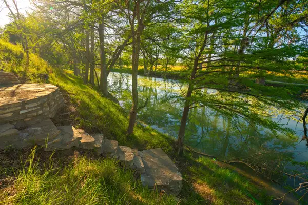 359 Beaver Rd, Ingram, TX 78025