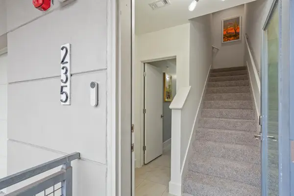 604 N Bluff Dr #235, Austin, TX 78745