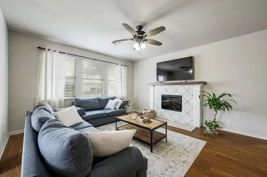 3803 Spyglass Cv, Round Rock, TX 78664 - Image #2