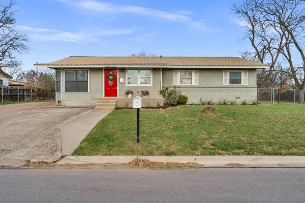 703 N Pierce St, Burnet, TX 78611