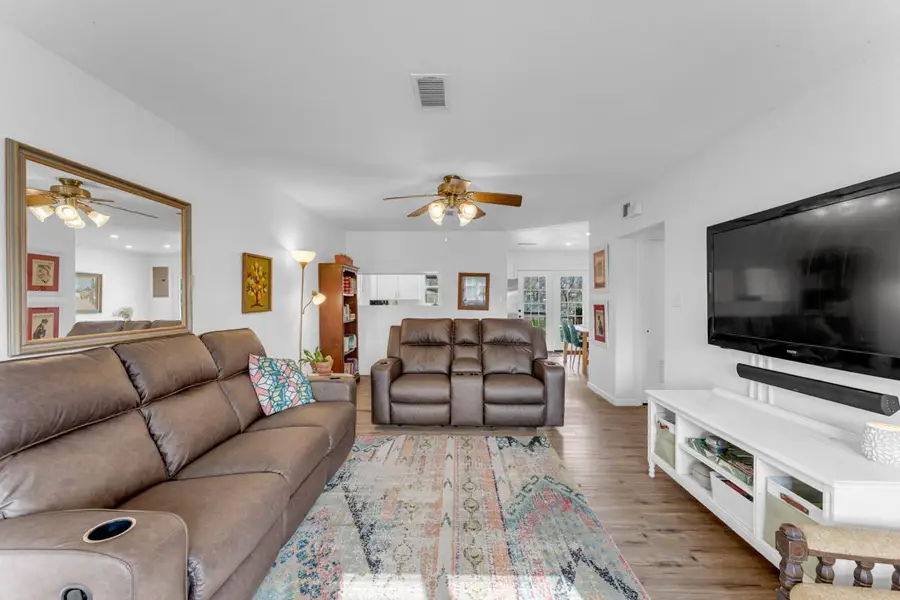 703 N Pierce St, Burnet, TX 78611 - #3