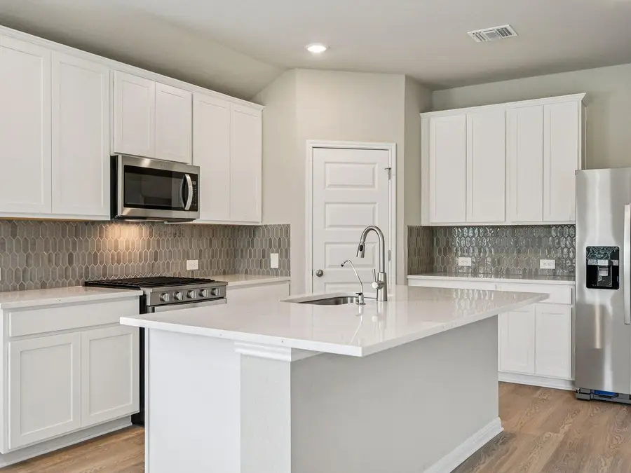 143 Coopers Hawk Crst, Cedar Creek, TX 78612 - #2