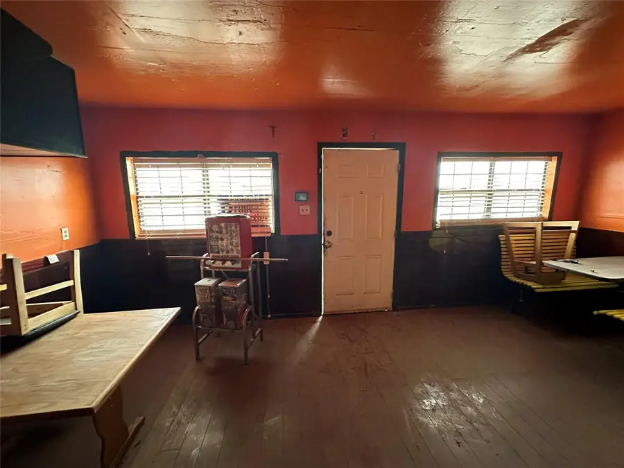 1407 Grand Ave, Big Wells, TX 78830 - Image #2