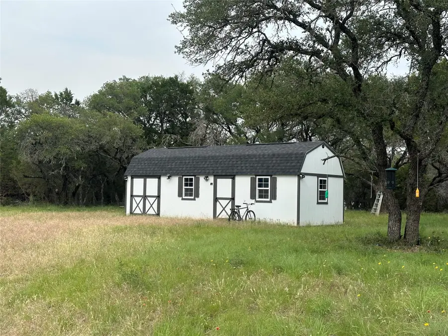 144 S Live Oak Dr, Goldthwaite, TX 76844 - Image #2