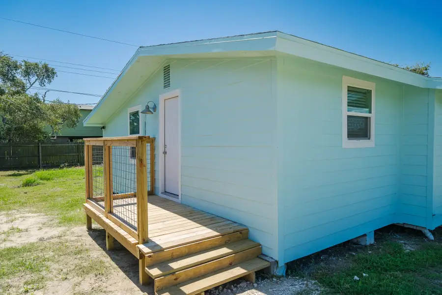 248 Post Oak Ln, Rockport, TX 78382 - Image #3