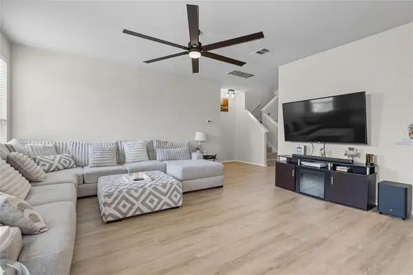 381 Bloomsbury Dr, Kyle, TX 78640