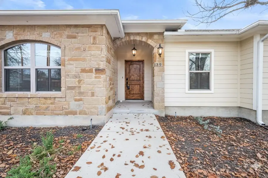 139 W Maple Dr, Granite Shoals, TX 78654 - Image #3