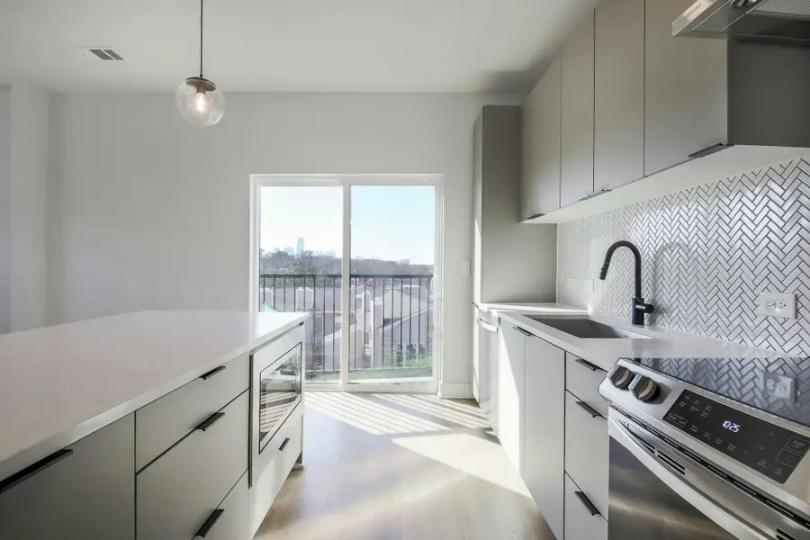 2500 Longview St #501, Austin, TX 78705 - Image #3