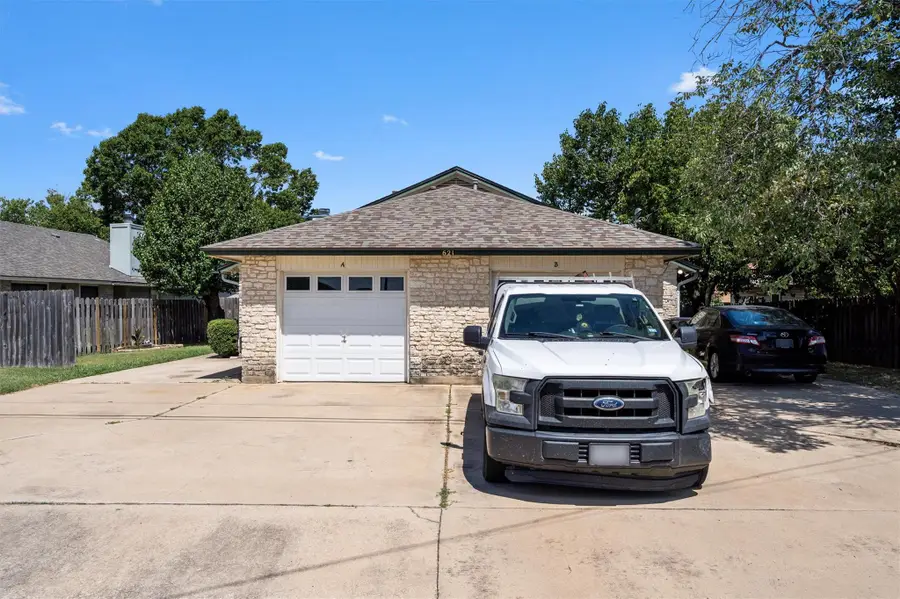 621 Luther Dr, Georgetown, TX 78628 - Image #2