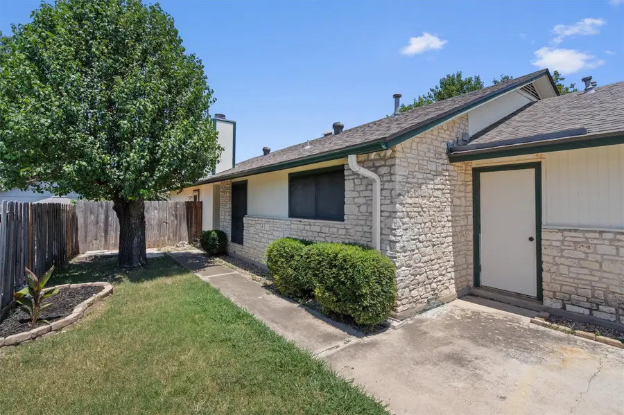 621 Luther Dr, Georgetown, TX 78628 - Image #3