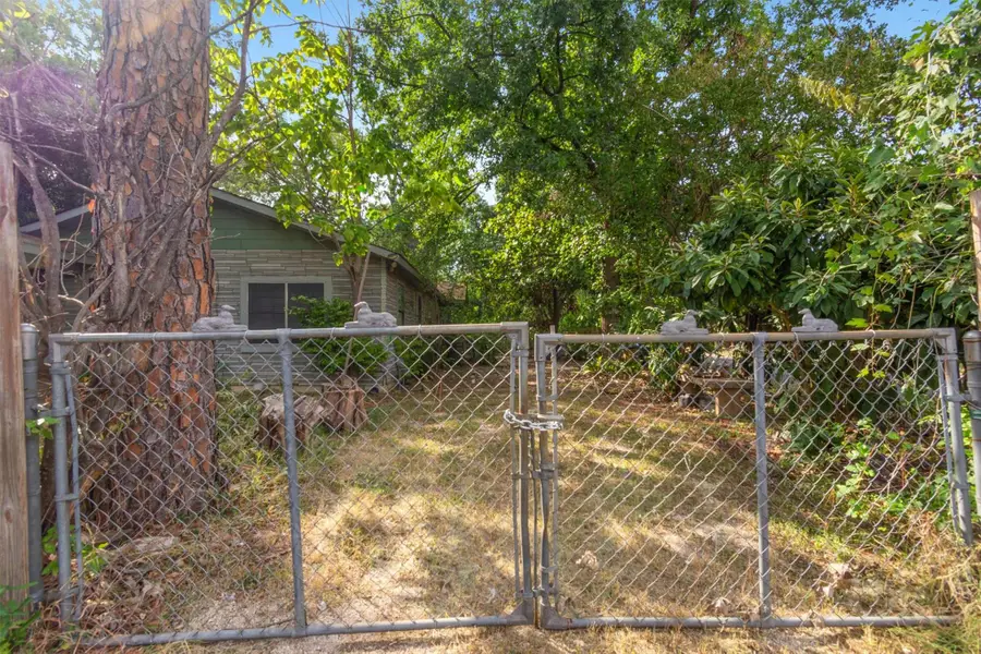 1008 Linden St, Austin, TX 78702 - Image #2