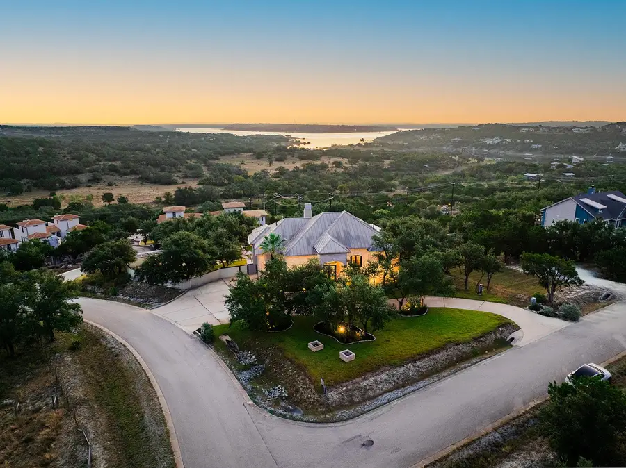 20516 Queen Bee Ln, Spicewood, TX 78669 - Image #3