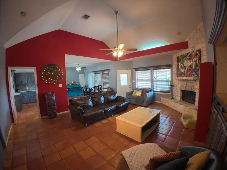 119 Briarwood Ln, Elgin, TX 78621 - Image #3