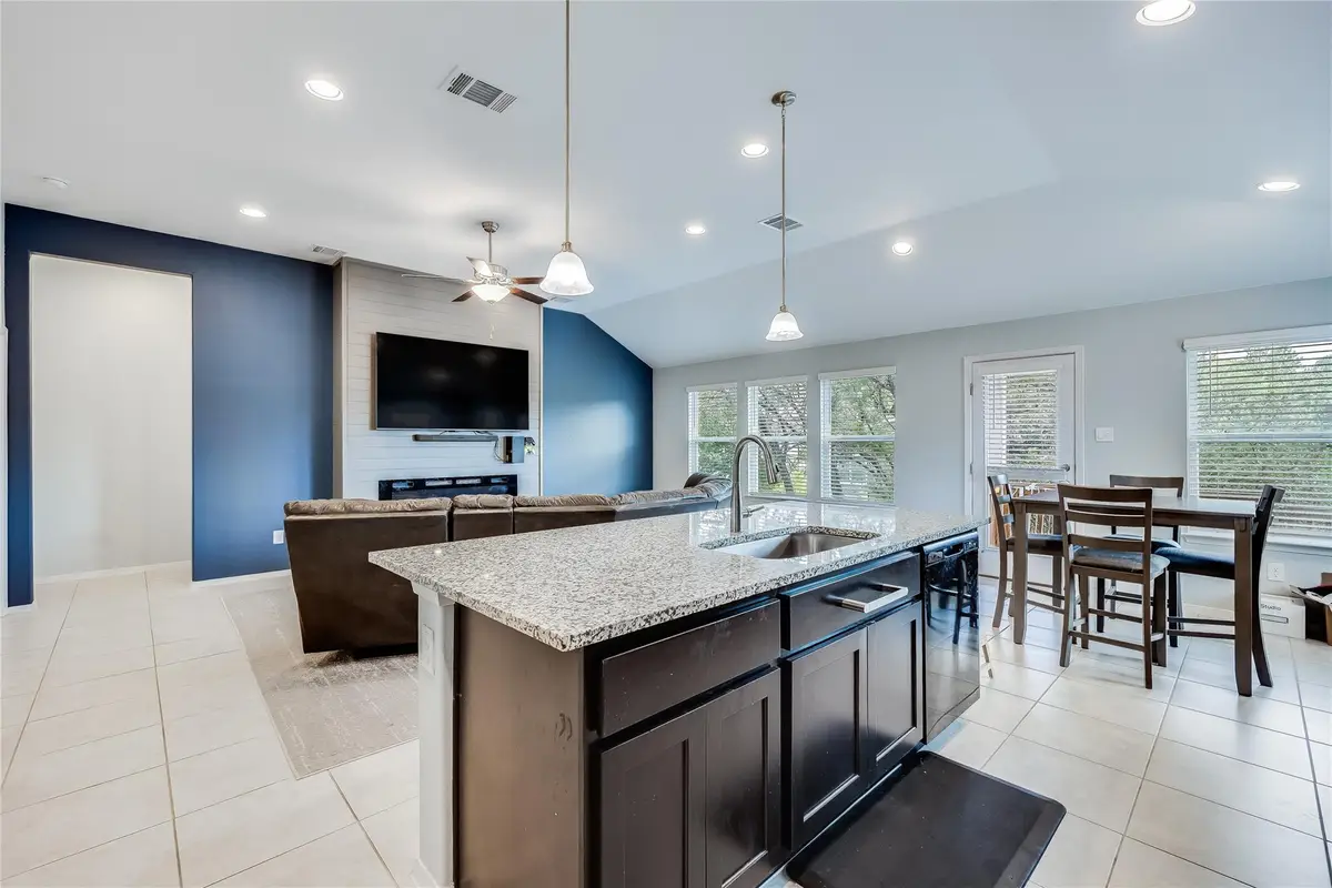 21302 Santa Rosa Ave, Lago Vista, TX 78645 - Image #1