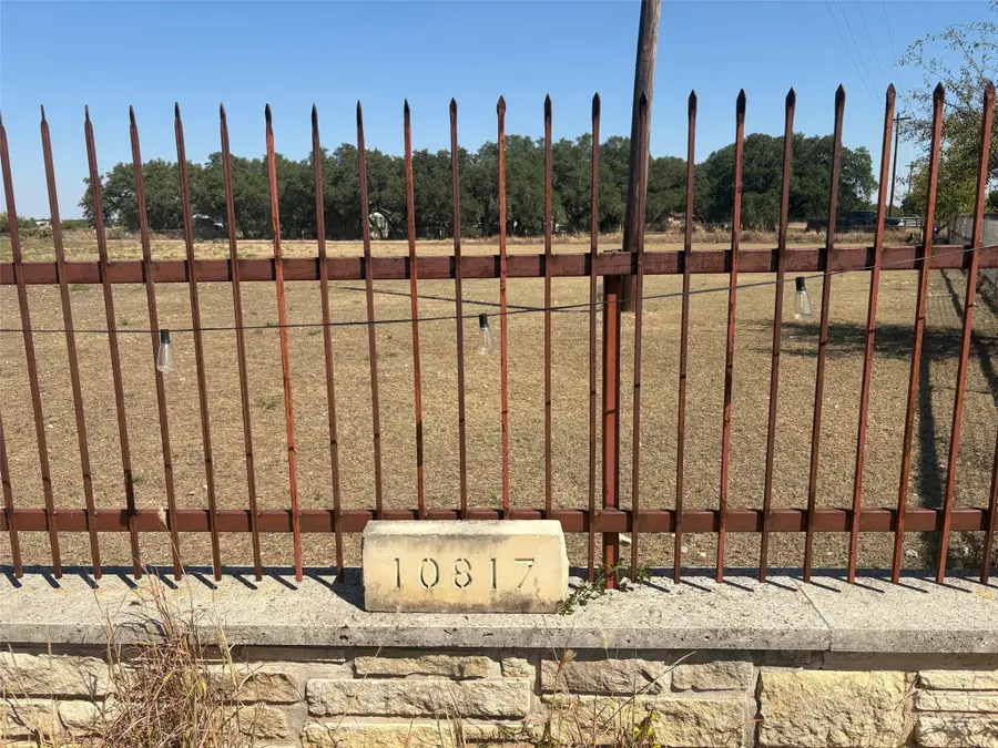 10817 County Road 272, Bertram, TX 78605 - Image #3