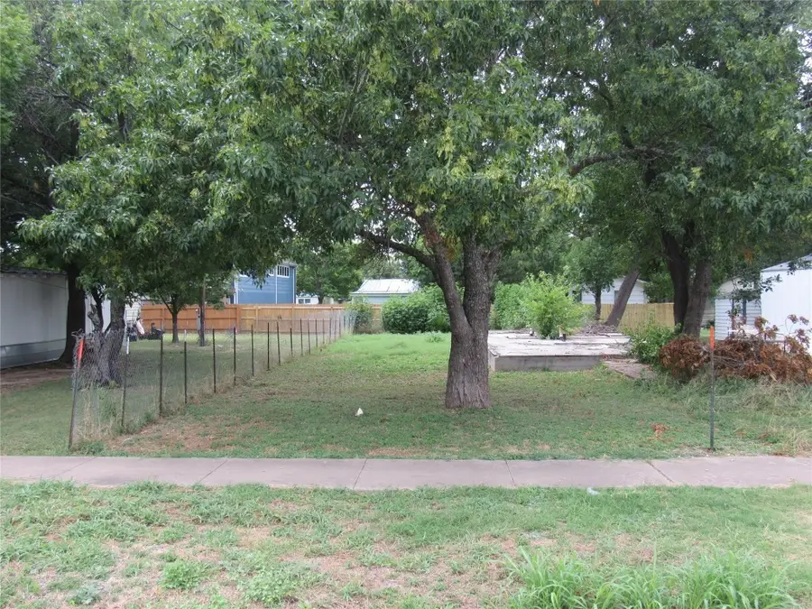 210 E E Carrie Manor Rd, Manor, TX 78653 - Image #3