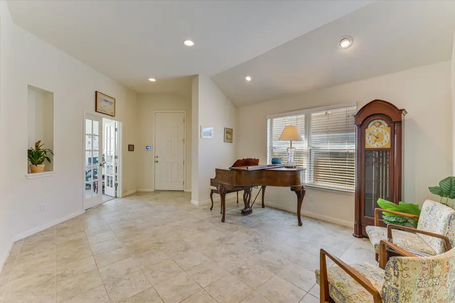 135 Tailwind Dr, Kyle, TX 78640 - #3