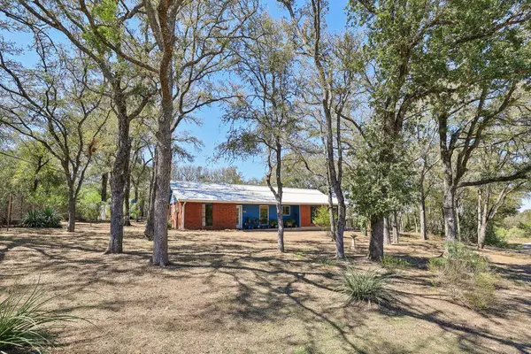 131 Laura Ln, Bastrop, TX 78602