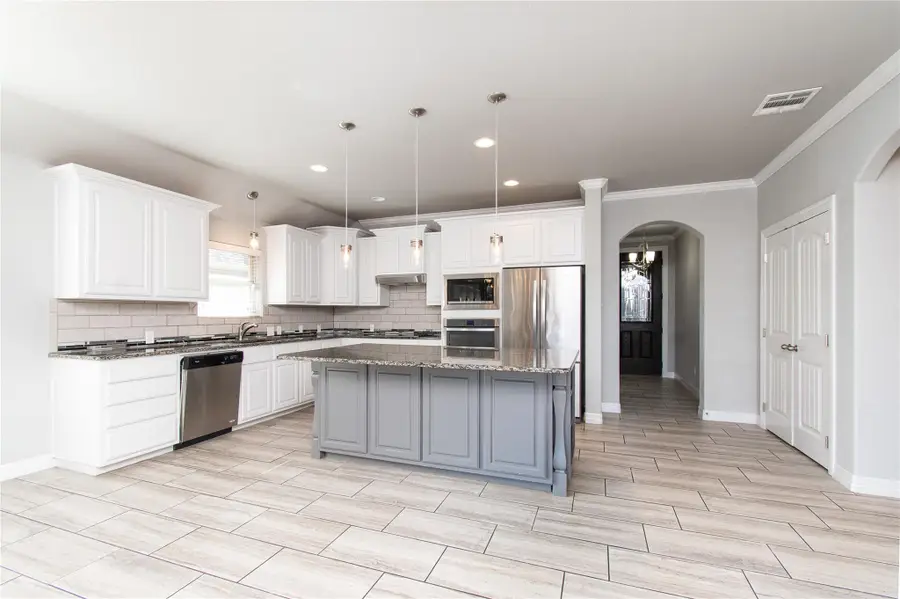 2909 Crystal Ann Dr, Temple, TX 76502 - Image #2